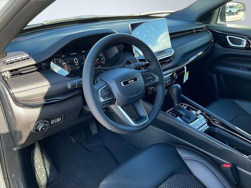 New 2026 Jeep Compass Latitude image 7