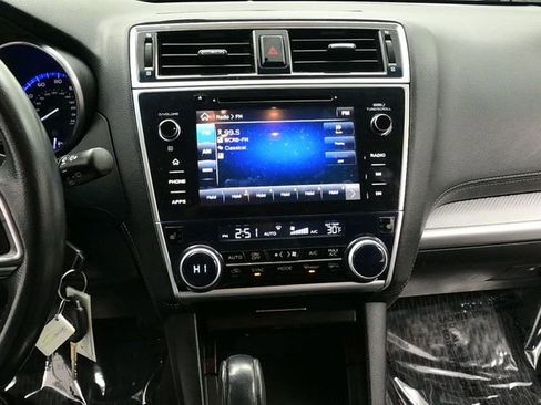 Used 2018 Subaru Outback 2.5i Premium image 19