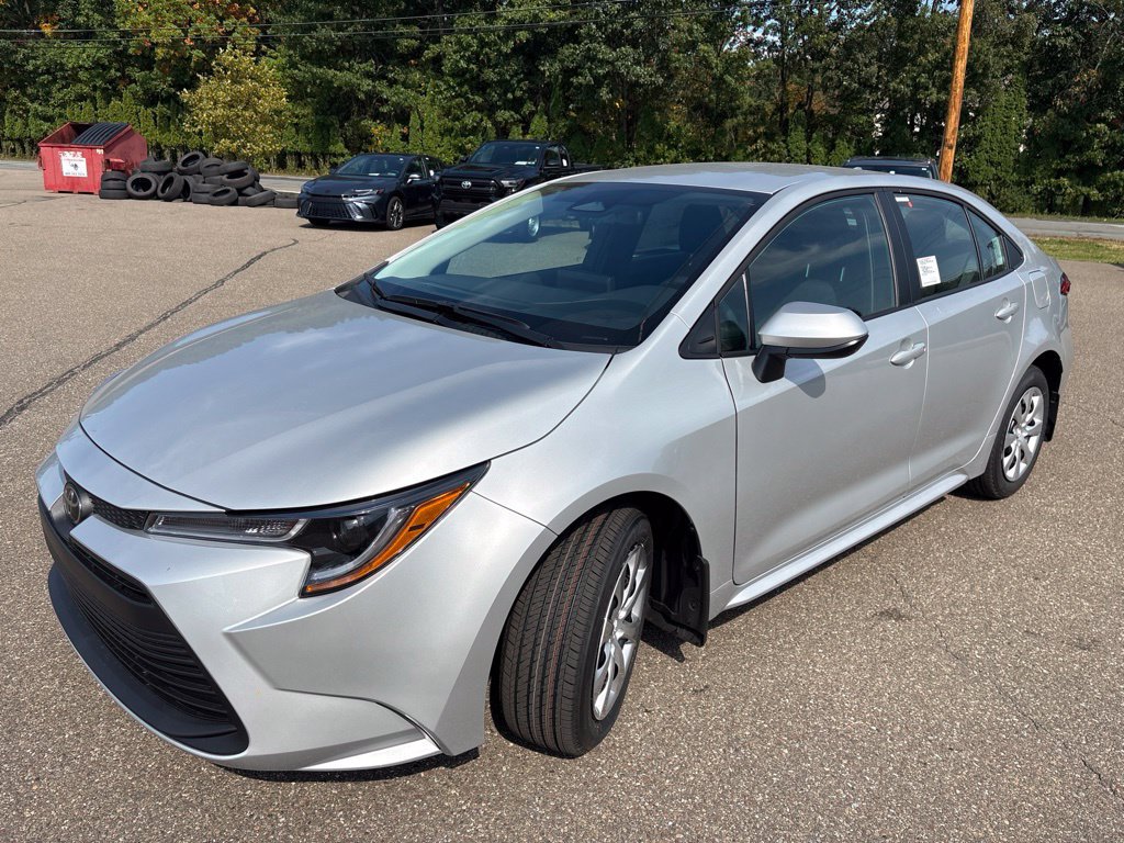 New 2027 Toyota Corolla LE FWD image 2