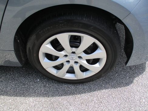 Used 2022 Toyota Corolla LE image 28