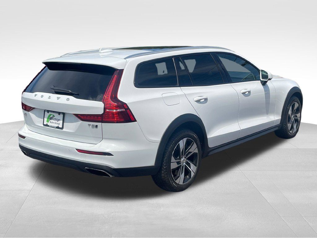 Used 2020 Volvo V60 T5 Cross Country w/ Protection Package AWD/4WD image 8