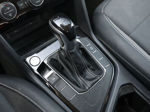 Used 2024 Volkswagen Taos SE image 27