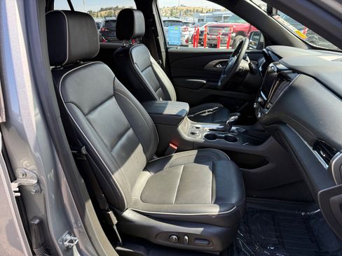 Used 2023 Chevrolet Traverse Premier AWD/4WD image 20