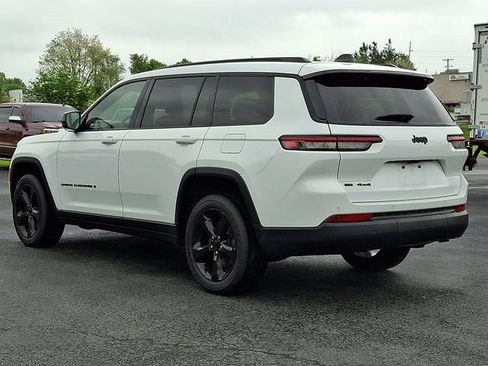 Used 2023 Jeep Grand Cherokee L Laredo AWD/4WD image 7