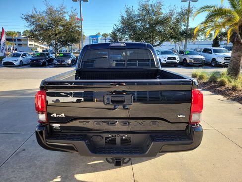 Used 2022 Toyota Tacoma SR image 5