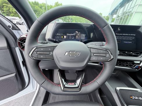 New 2026 Chevrolet Equinox RS w/ Convenience Package III FWD image 15