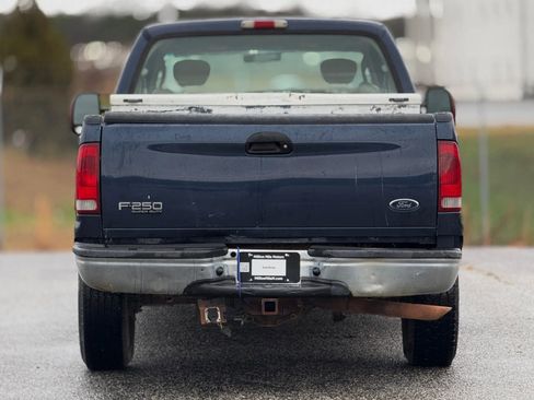 Used 2003 Ford F250 XL image 4