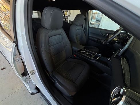 Used 2025 Chevrolet Equinox LT image 35