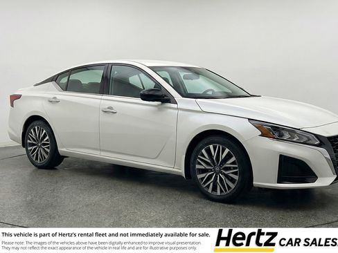 Used 2025 Nissan Altima 2.5 SV image 1