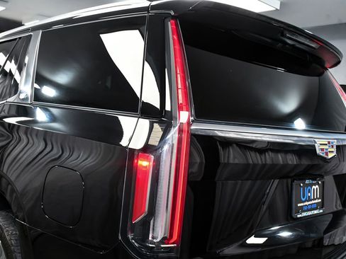 Used 2023 Cadillac Escalade Premium Luxury AWD/4WD image 87