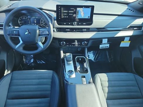 New 2026 Mitsubishi Outlander SE FWD image 15