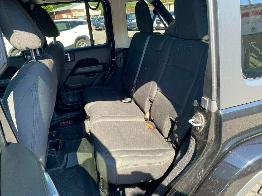 Used 2019 Jeep Wrangler Unlimited Sahara AWD/4WD image 14