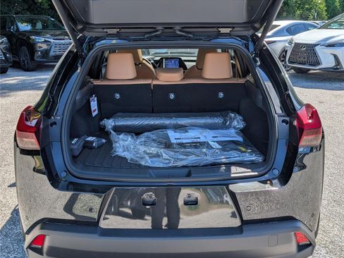 New 2026 Lexus UX 300h AWD image 9