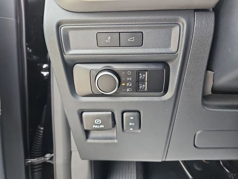 Used 2024 Ford Expedition Max XLT image 32