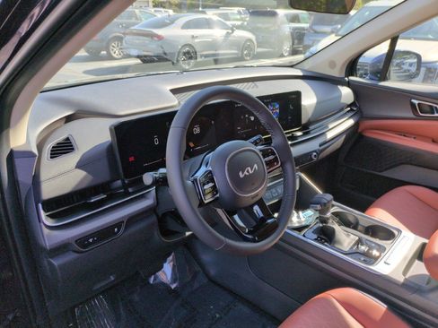New 2026 Kia Carnival EX FWD image 18