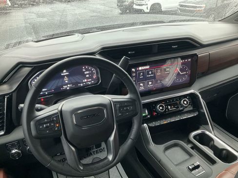 Used 2024 GMC Sierra 2500 Denali Ultimate image 25
