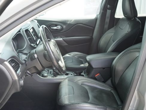 Used 2021 Jeep Cherokee Limited AWD/4WD image 13