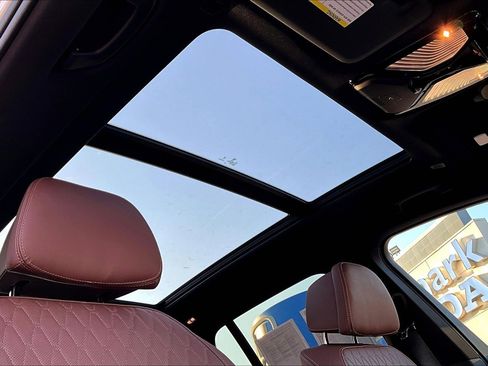 Used 2025 BMW X5 xDrive50e image 17