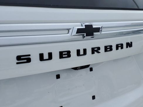 Used 2023 Chevrolet Suburban High Country image 39