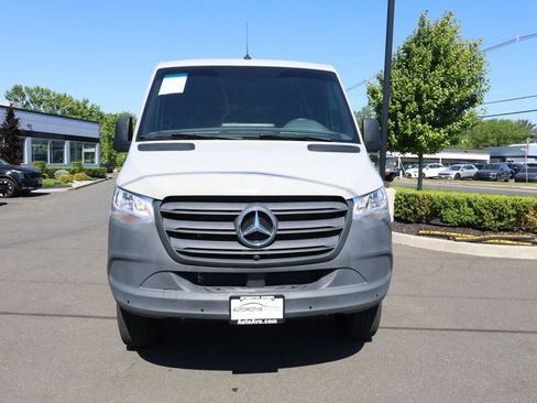 Used 2024 Mercedes-Benz Sprinter 2500 image 8