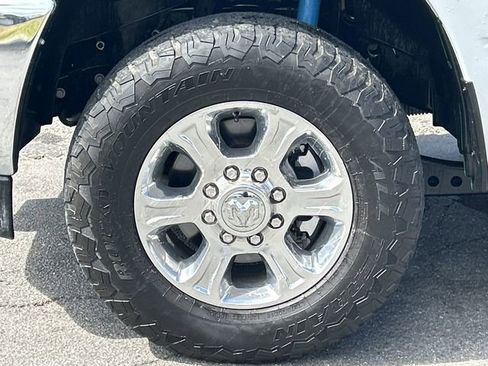 Certified 2024 RAM 2500 Big Horn w/ Off Road Package AWD/4WD image 10
