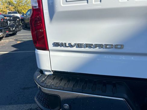 Certified 2022 Chevrolet Silverado 1500 LTZ w/ LTZ Convenience Package II image 34