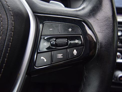 Used 2020 BMW 530i w/ Convenience Package image 40