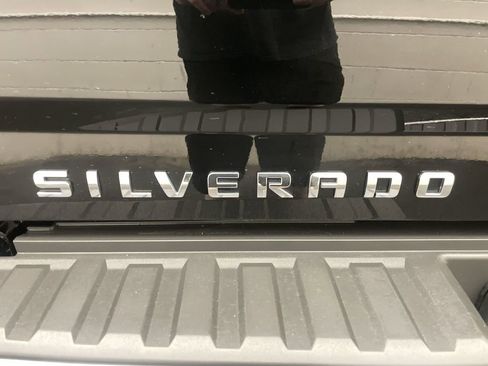 Used 2018 Chevrolet Silverado 1500 LT w/ All Star Edition AWD/4WD image 22