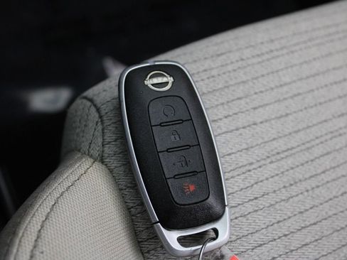 Certified 2023 Nissan Rogue SV image 30