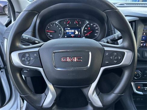Used 2024 GMC Terrain SLE image 26