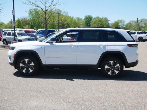 New 2025 Jeep Grand Cherokee Limited 4xe image 2