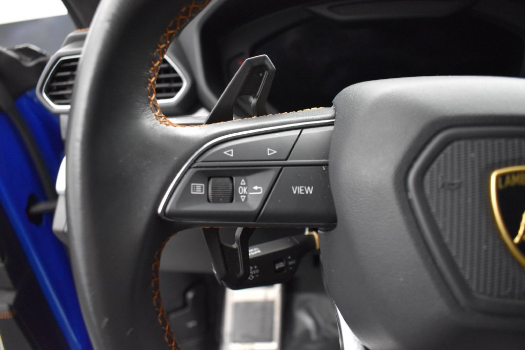 Used 2020 Lamborghini Urus AWD/4WD image 6