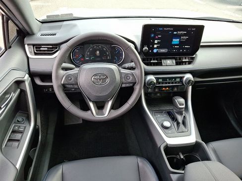 Used 2024 Toyota RAV4 XSE image 11