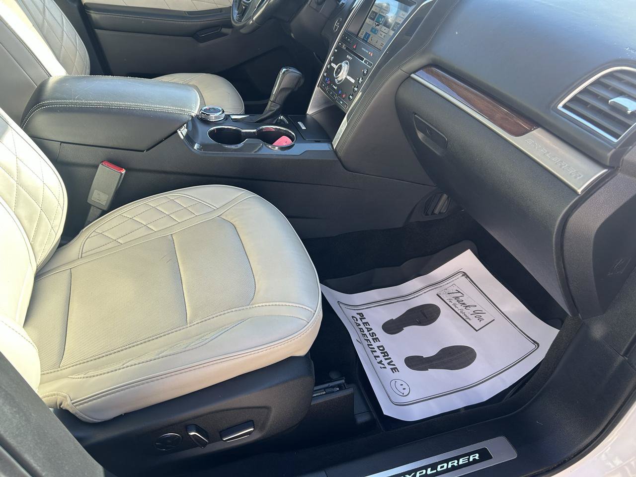 Used 2018 Ford Explorer Platinum AWD/4WD image 12