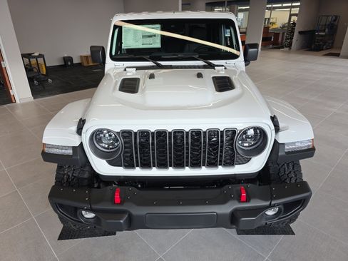 New 2025 Jeep Gladiator Rubicon AWD/4WD image 2