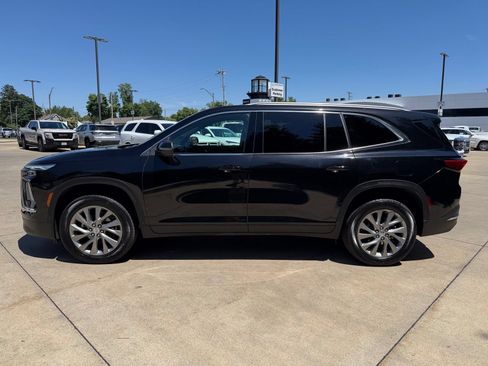 Used 2025 Buick Enclave Preferred FWD image 8