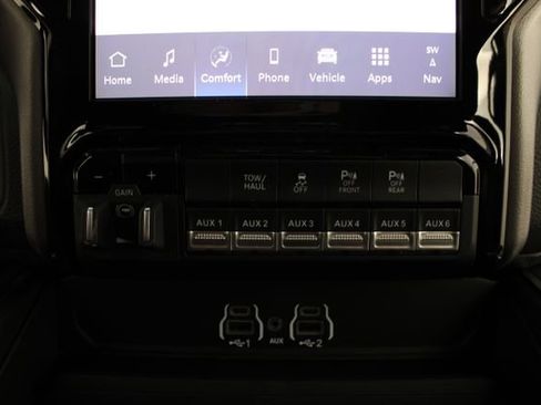 New 2026 RAM 2500 Big Horn AWD/4WD image 7