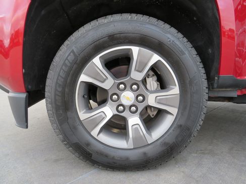 Used 2015 Chevrolet Colorado Z71 image 41