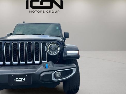 Used 2023 Jeep Wrangler Unlimited Sahara AWD/4WD image 28