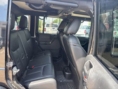 Used 2015 Jeep Wrangler Unlimited Sahara AWD/4WD image 14