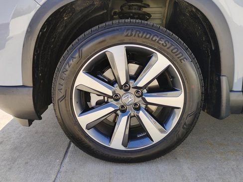 Certified 2025 Honda Pilot Touring image 27