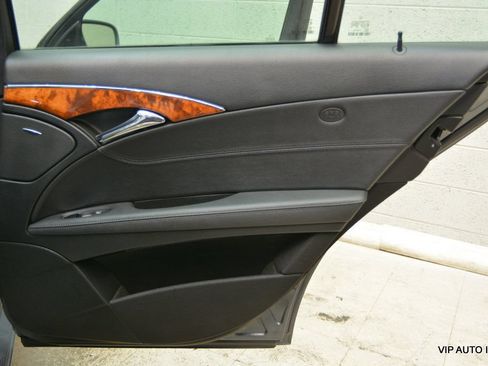 Used 2007 Mercedes-Benz E 350 4MATIC Sedan image 18