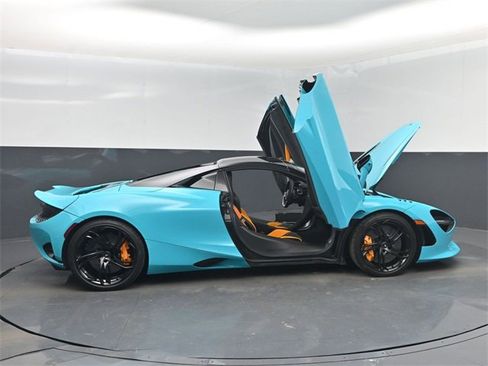 Used 2024 McLaren 750S Spider image 39