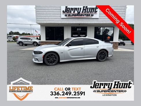 Used 2023 Dodge Charger R/T w/ Blacktop Package RWD image 1