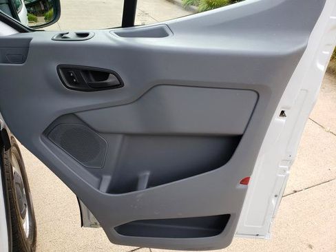Used 2018 Ford Transit 150 XL RWD image 17