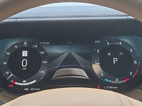 Used 2025 Land Rover Range Rover SE AWD/4WD image 17