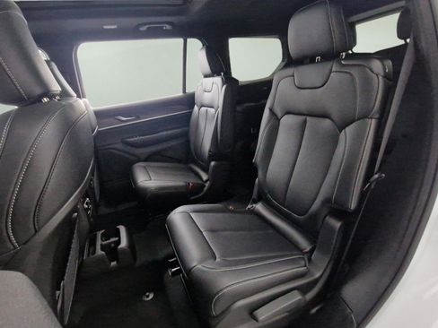 New 2025 Jeep Grand Cherokee L Limited image 24