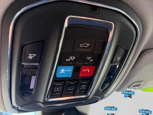 Certified 2023 Jeep Grand Cherokee Limited AWD/4WD image 20