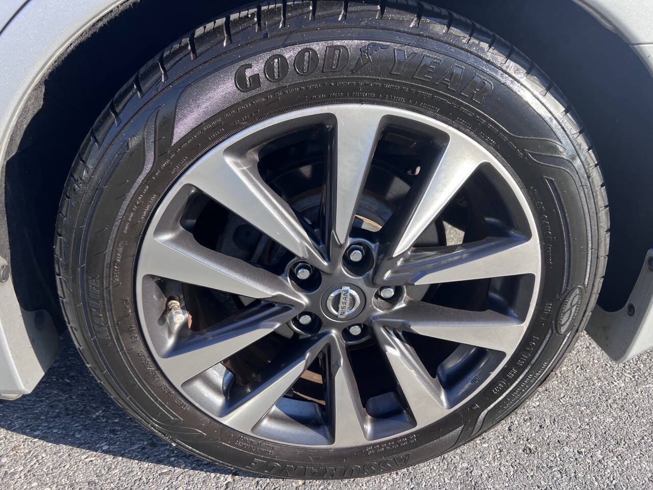 Used 2016 Nissan Altima 2.5 SL w/ 2.5 Technology Package FWD image 18