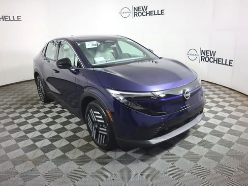 New 2026 Nissan Leaf SV+ w/ Floor Mat Package (SV+) image 3